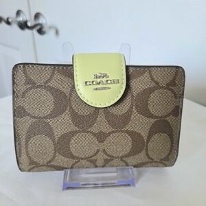 New With Tags!  Coach Signature Medium Corner Zip Wallet Khaki Brown Pale Lime